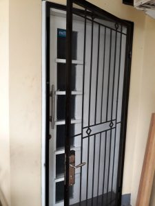 pintu besi kasa nyamuk