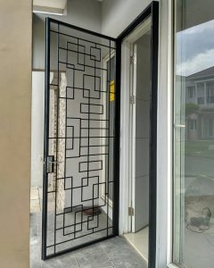 pintu besi kasa nyamuk