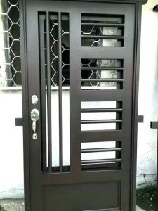 pintu besi kasa nyamuk
